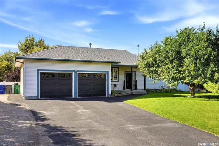 Property Photo:  12 Stern Place  SK S4L 1B2 
