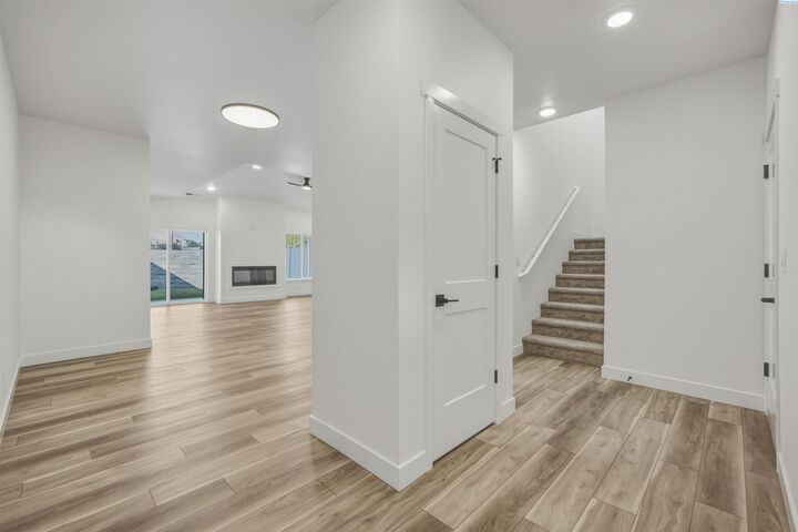 Property Photo: 4553 Grove Ct. WA 99353