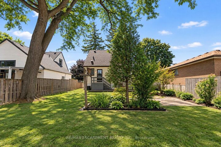 Property Photo:  269 Queensdale Avenue E  ON L9A 1L3 