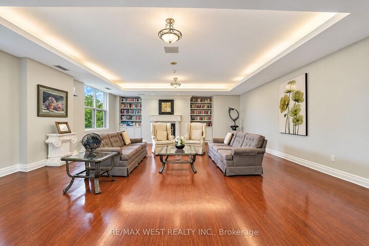 Property Photo:  2502 Rutherford Road 322  ON L4K 5N6 