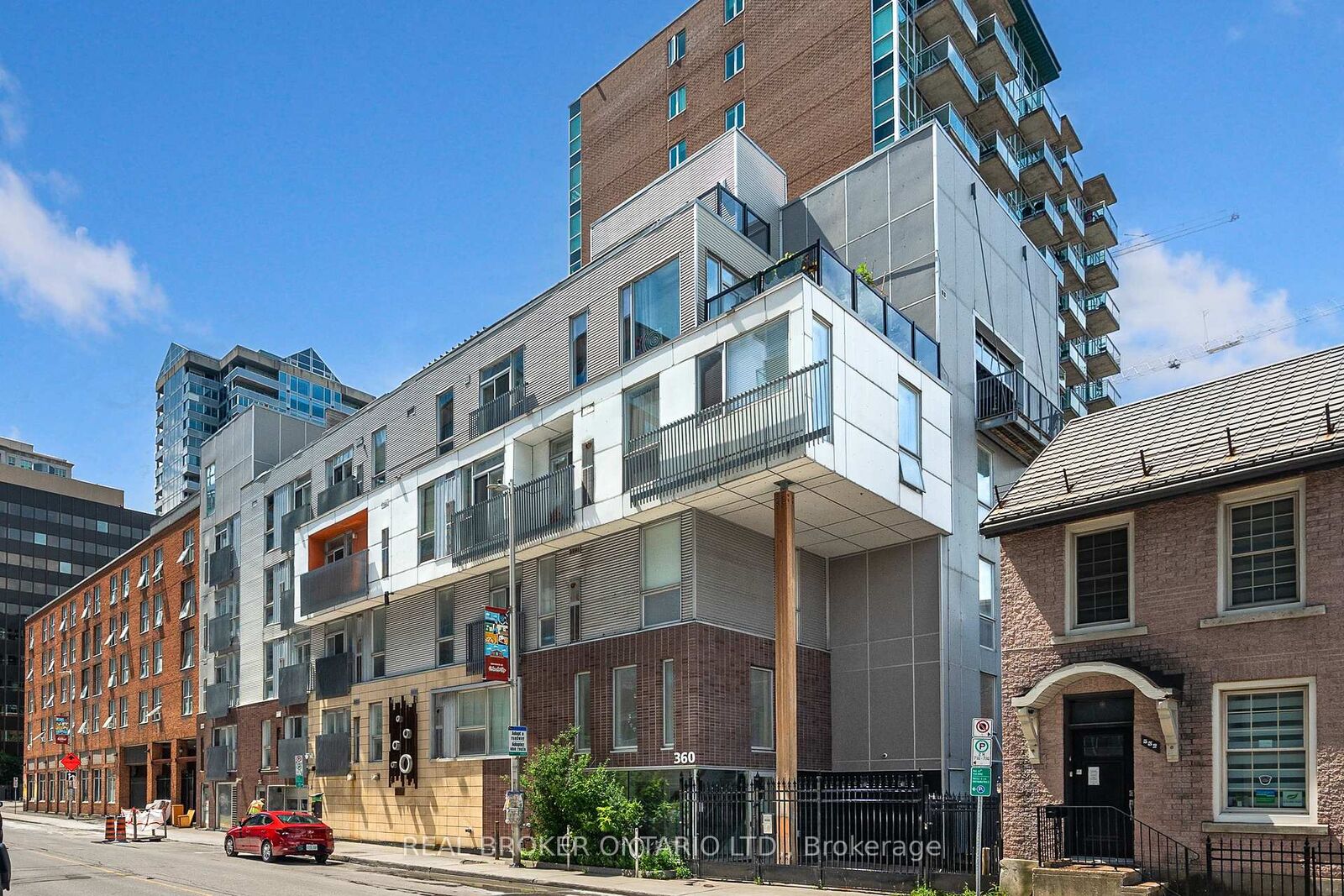 Property Photo: 360 Cumberland Street 102 ON K1N 0B1