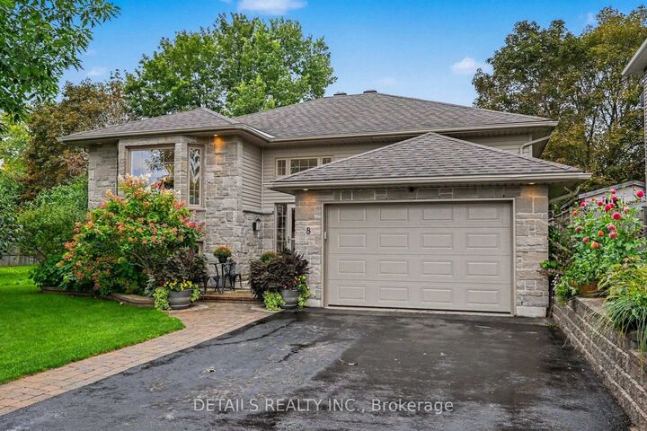 Property Photo:  8 Francis Street  ON K7C 0C6 
