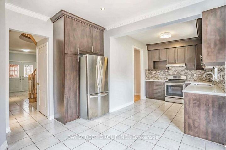 Property Photo:  43 Avenida Street  ON L3S 4J6 