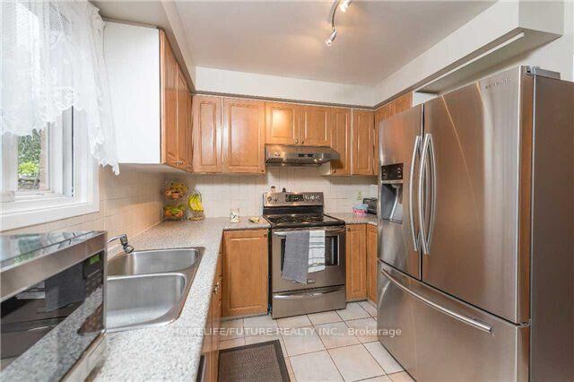 Property Photo: 17 Chadwick Drive ON L1S 5W2