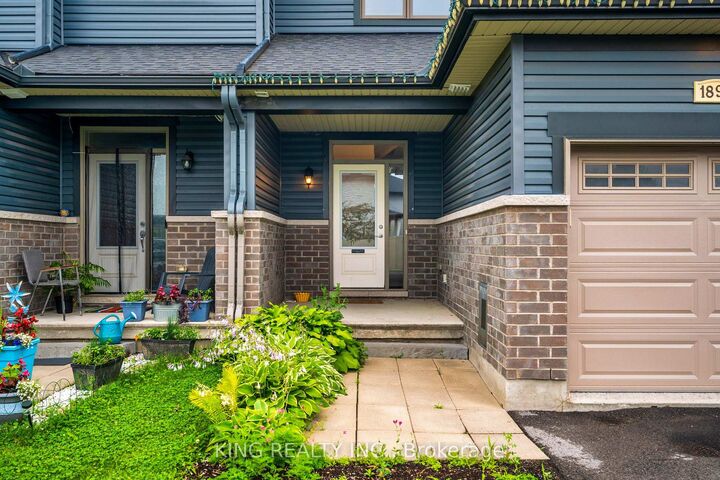 Property Photo:  189C Shinny Avenue  ON K2S 1S3 