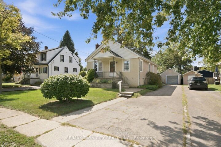 Property Photo:  86 Forest Avenue  ON L3K 5E4 