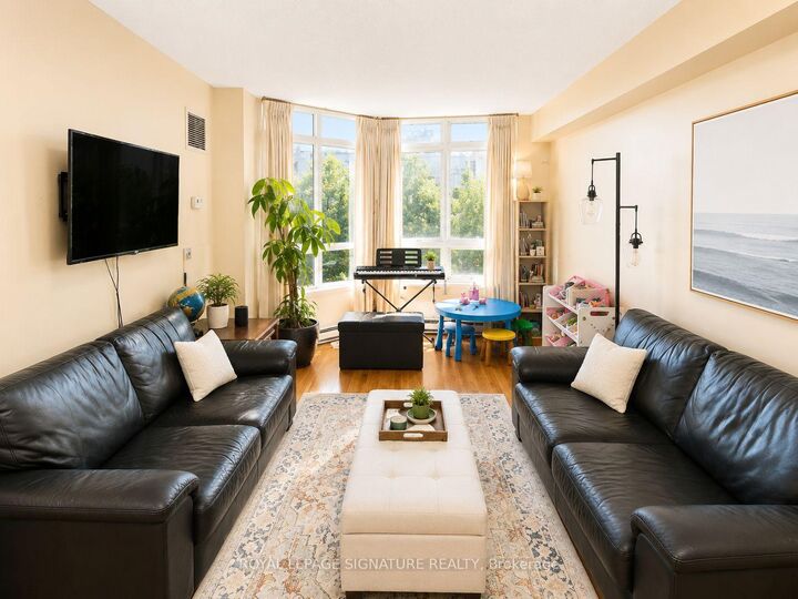 Property Photo:  80 Harrison Garden Boulevard 323  ON M2N 7E3 