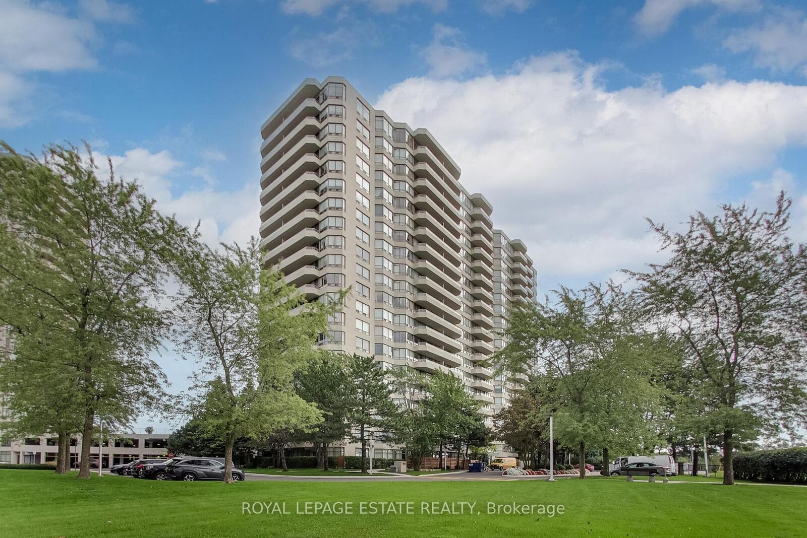 Property Photo:  1 Greystone Walk Drive 1989  ON M1K 5J3 