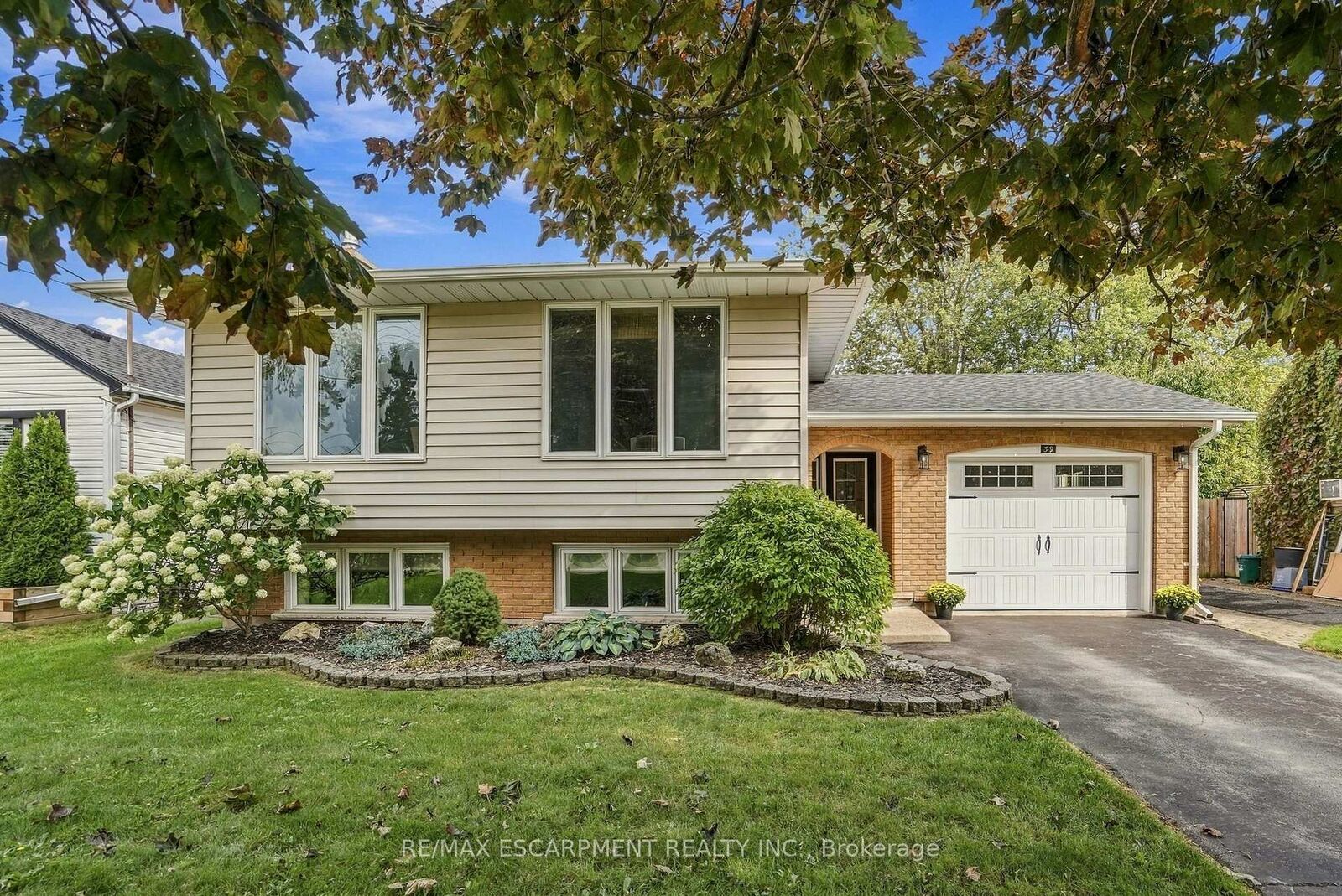 Property Photo: 39 Rosemount Avenue ON L3K 5P8