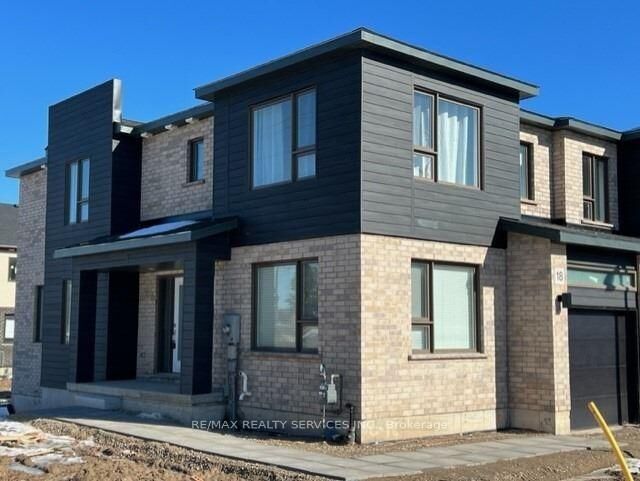 Property Photo: 18 Roper Place ON N2R 1R2