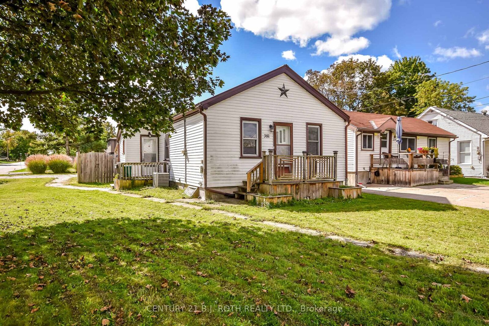 Property Photo: 381 Forest Avenue S ON L3V 3Z2