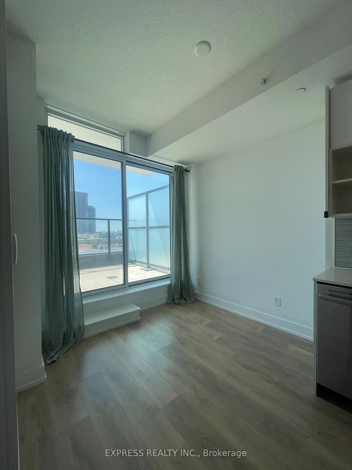 Property Photo:  128 Fairview Mall Drive 501  ON M2J 0E8 