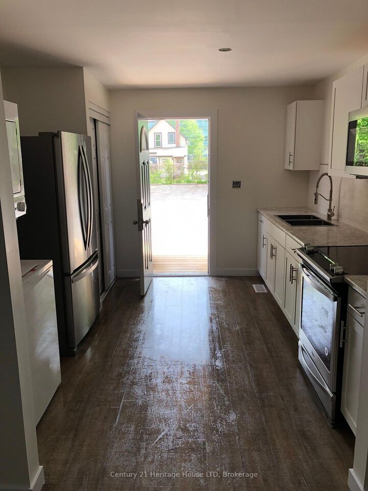 Property Photo:  28 Princess Street #2  ON L2A 1V6 