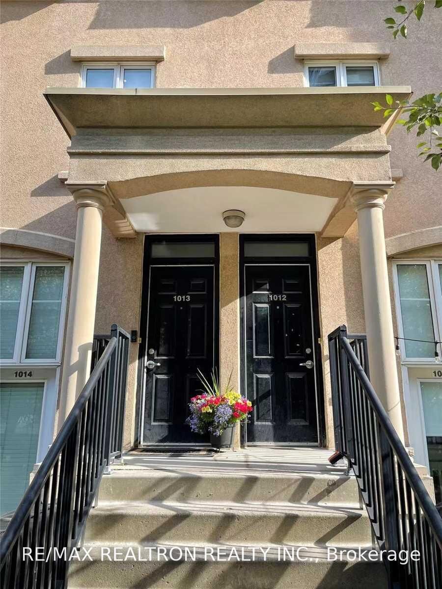 Property Photo:  54 East Liberty Street 1012  ON M6K 3P3 