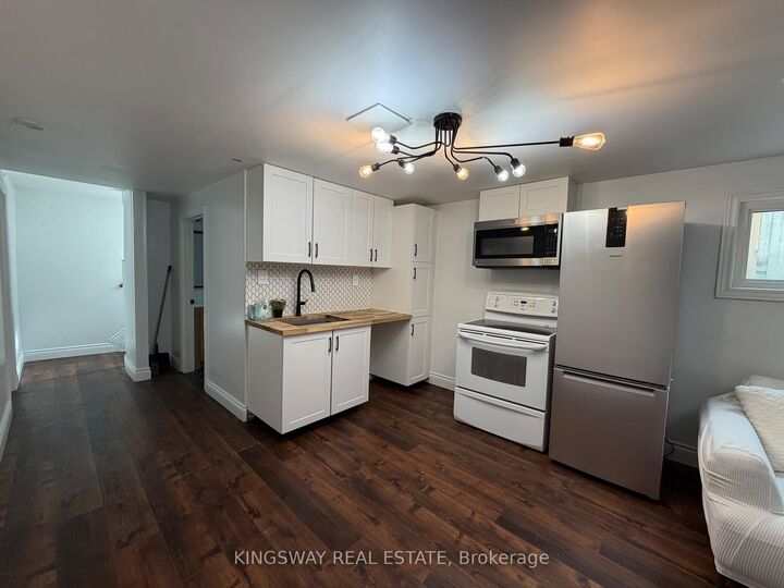 Property Photo:  323 Montego Rd. Road Lower Level  ON L5B 1C6 