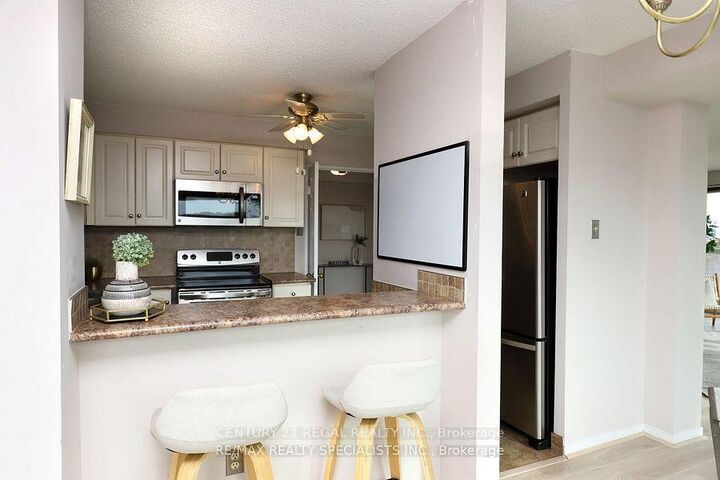 Property Photo:  2155 Burnhamthorpe Road W 704  ON L5L 5P4 