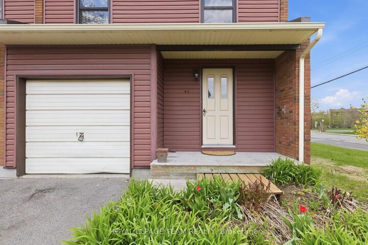 Property Photo:  4 Arnold Drive 66  ON K2H 6V9 
