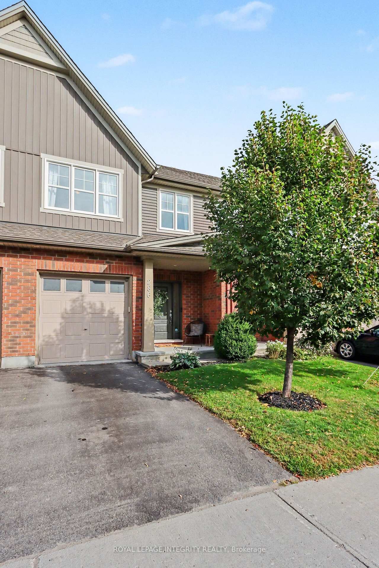 Property Photo: 286 Fergus Crescent ON K2J 3L7