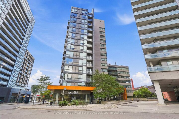 Property Photo:  20 Joe Shuster Way 416  ON M6K 0A3 