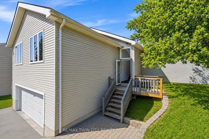 Property Photo:  980 Ritson Road N  ON L1G 6Z5 