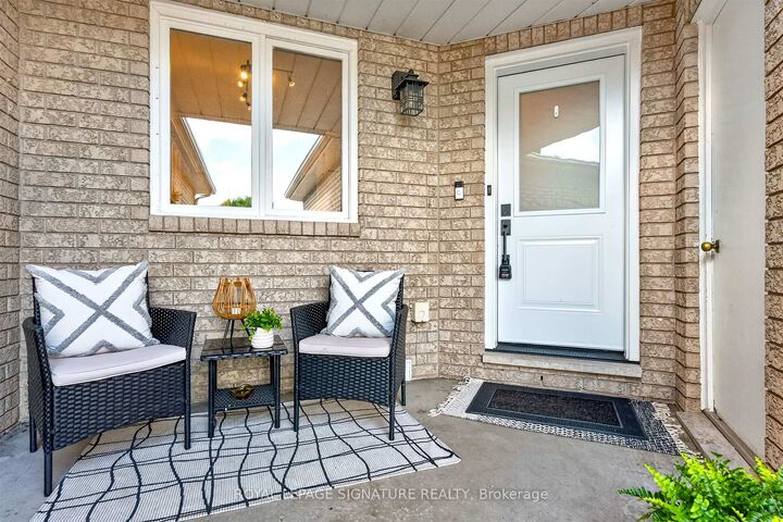 Property Photo:  1373 Treeland Street  ON L7R 4P4 