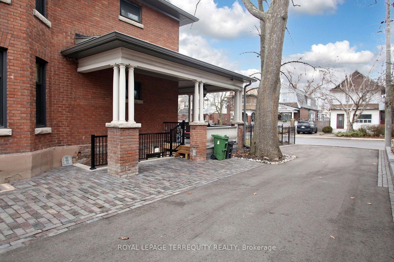 Property Photo: 354 Main Street Bsmt ON M4C 4X7