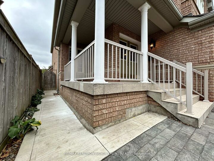 Property Photo:  3 Applegrove Court Bsmt  ON L6R 2Y9 