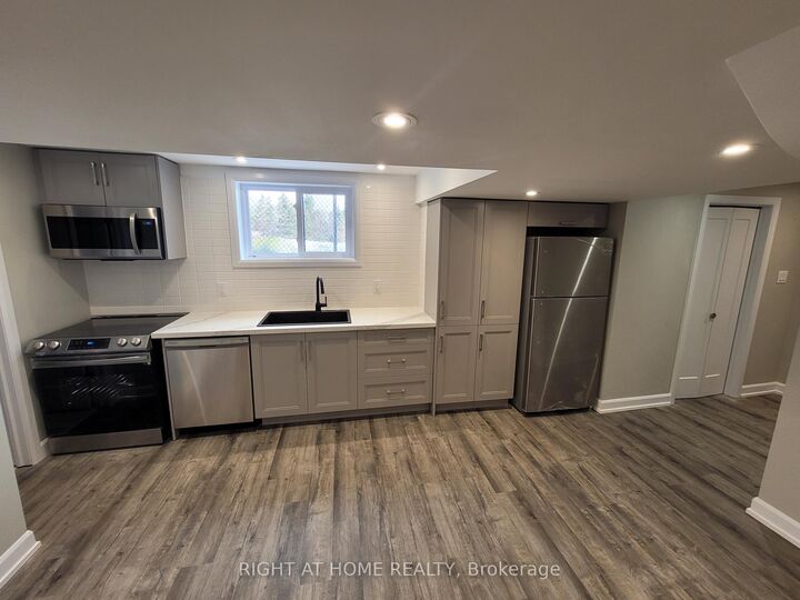 Property Photo:  205 Cardinal Street Lower  ON L4M 6G8 