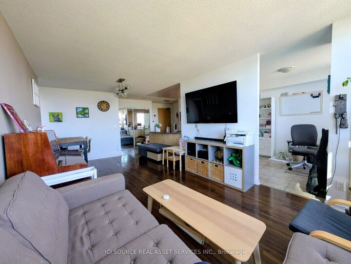Property Photo:  509 Beecroft Road 1810  ON M2N 0A3 