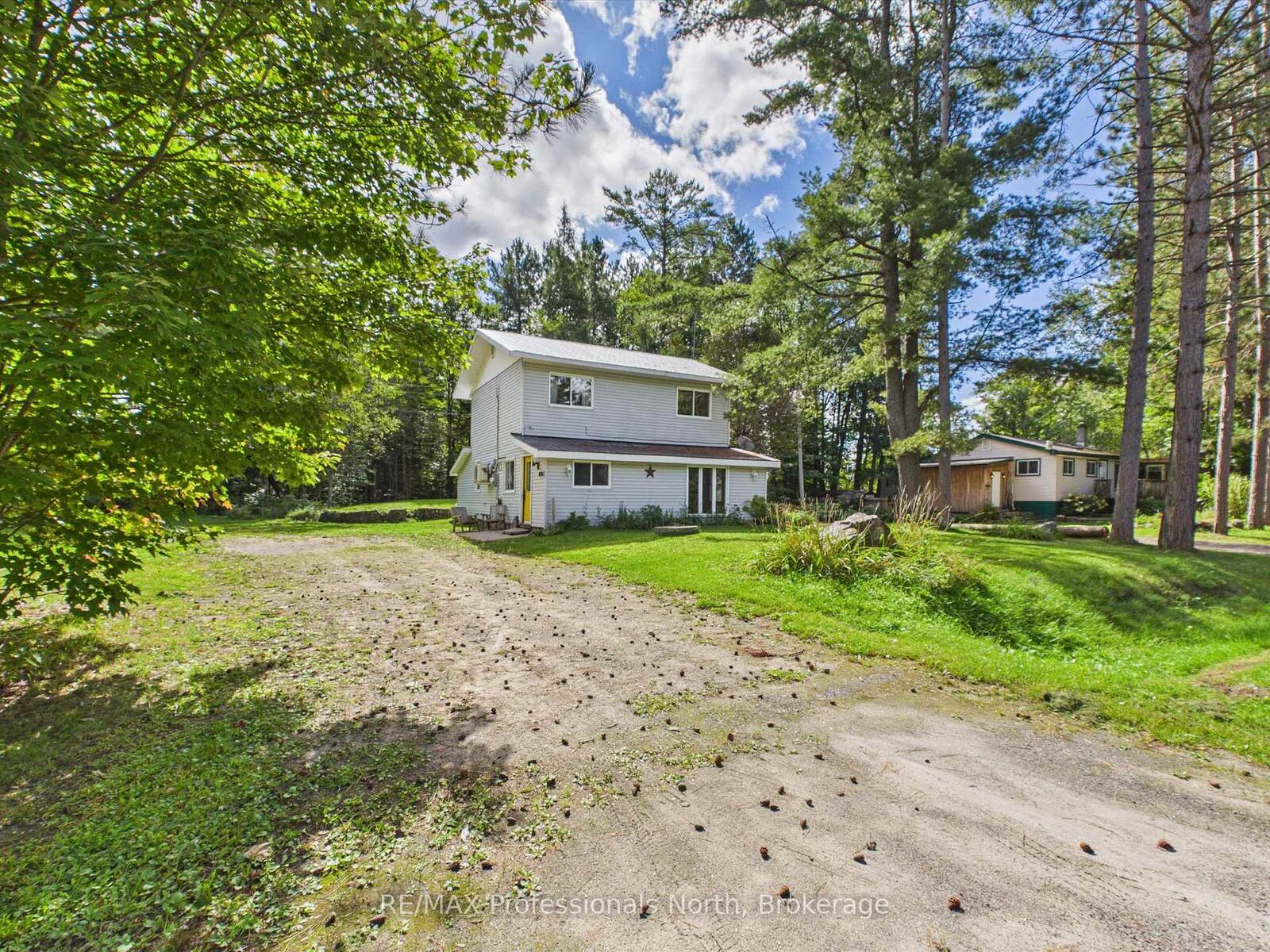 Property Photo:  31 Hutcheson Beach Road E  ON P1H 1N4 