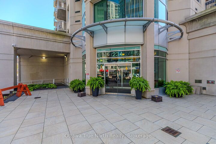 Property Photo:  234 Rideau Street 1903  ON K1N 0A9 