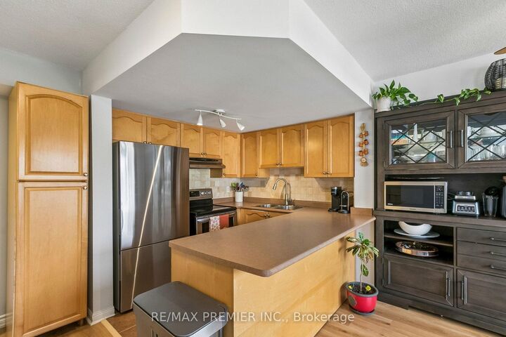 Property Photo: 105 George Appleton Way 2152 ON M3M 0A2