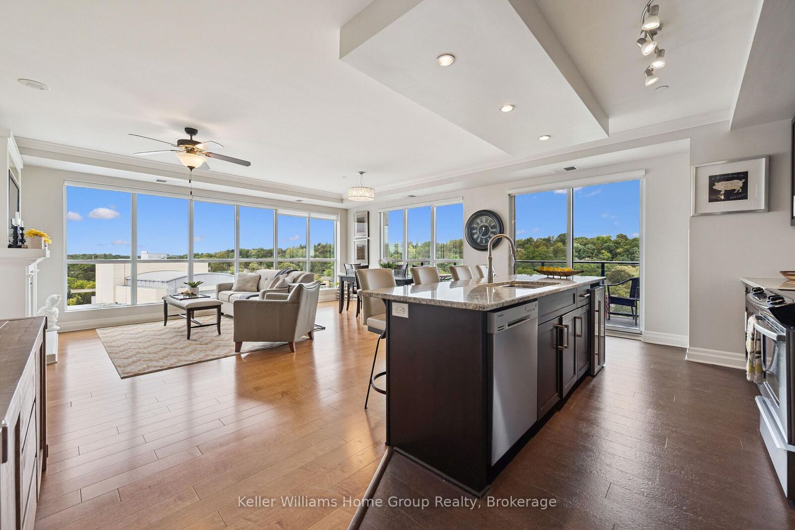 Property Photo:  160 Macdonell Street 802  ON N1H 0A9 