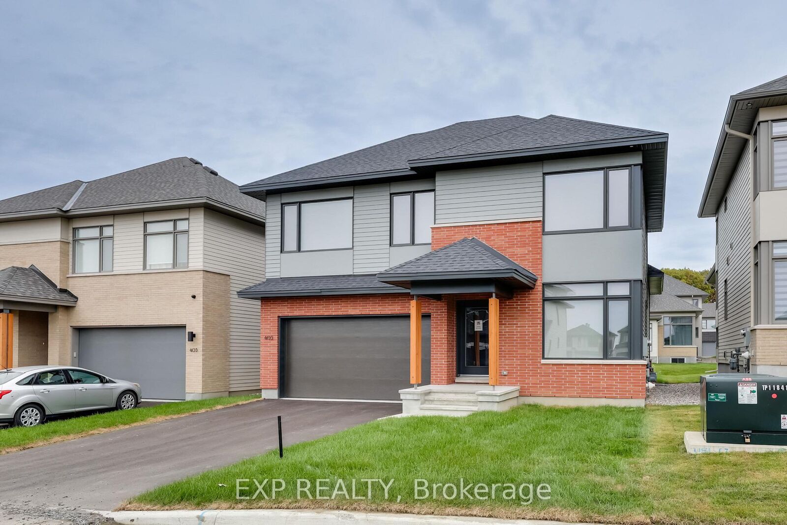 Property Photo:  405 Point Grey Terrace  ON K2K 0M5 