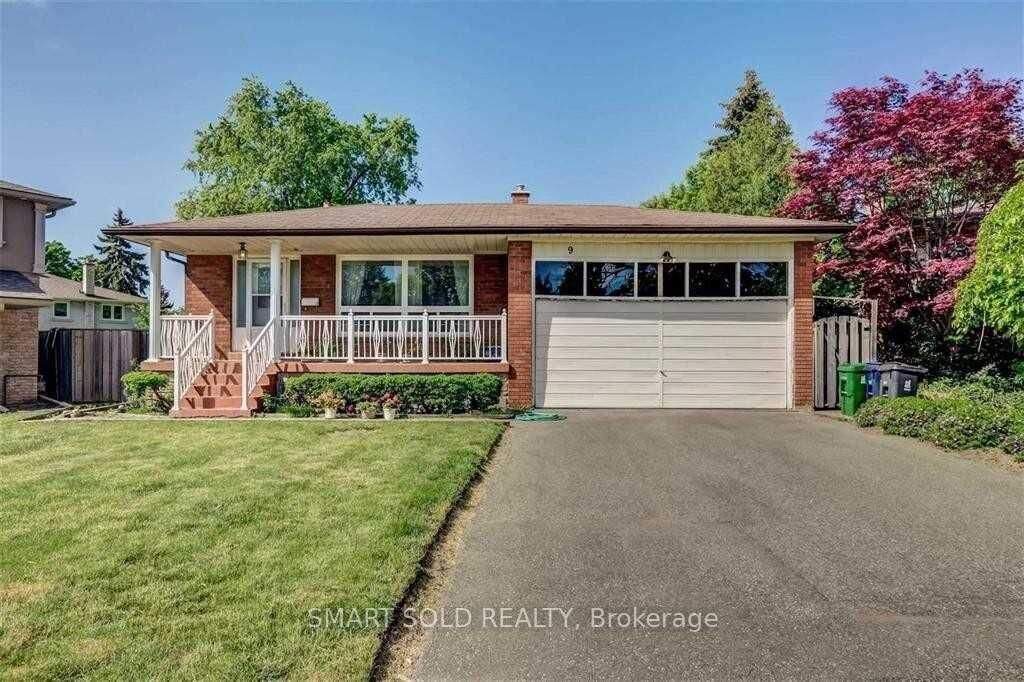 Property Photo:  9 Salinger Court Ground &Amp Lower  ON M2J 3R8 