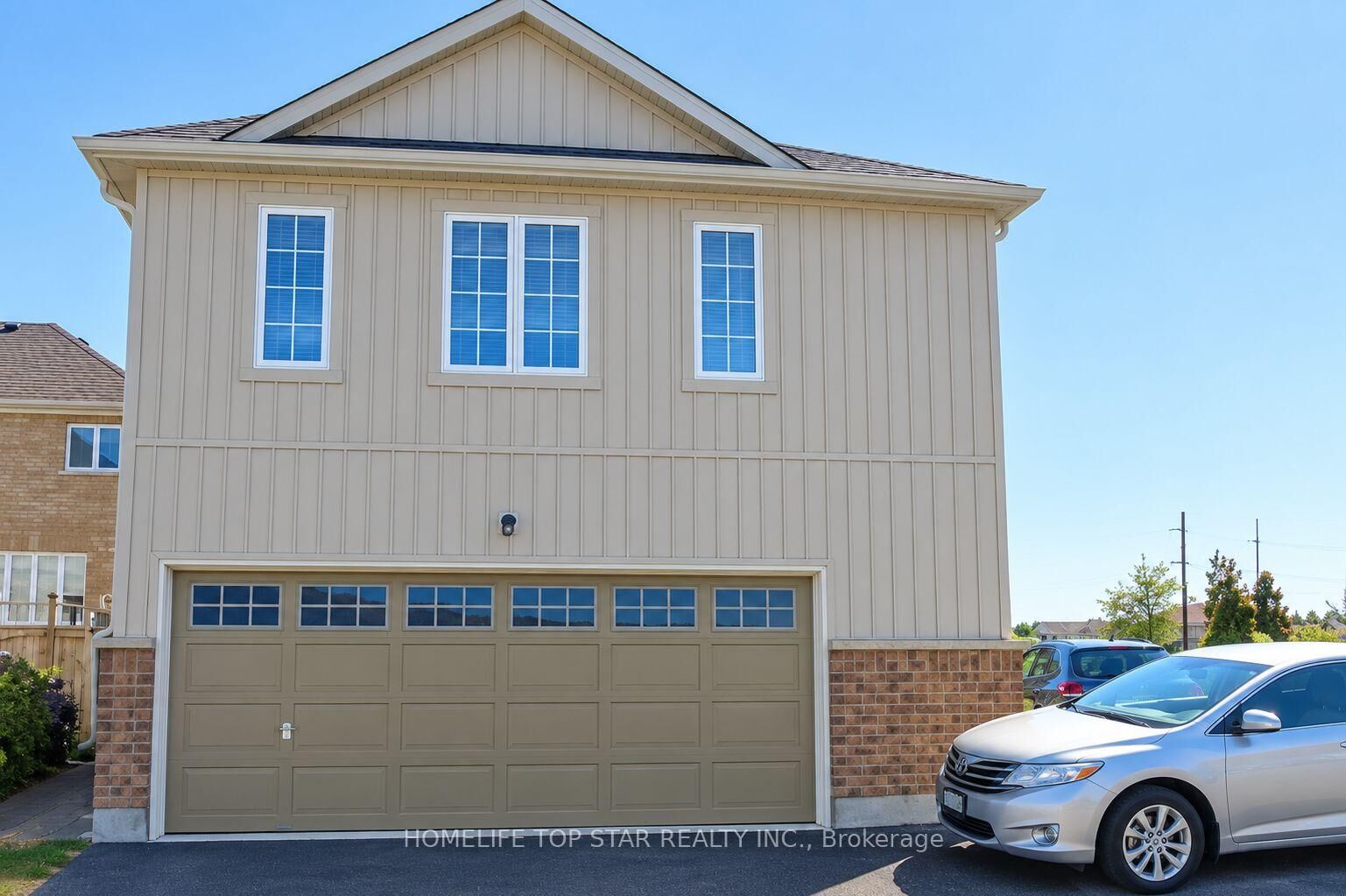 Property Photo:  29 Woodway Lane Coach House  ON L6B 0N4 