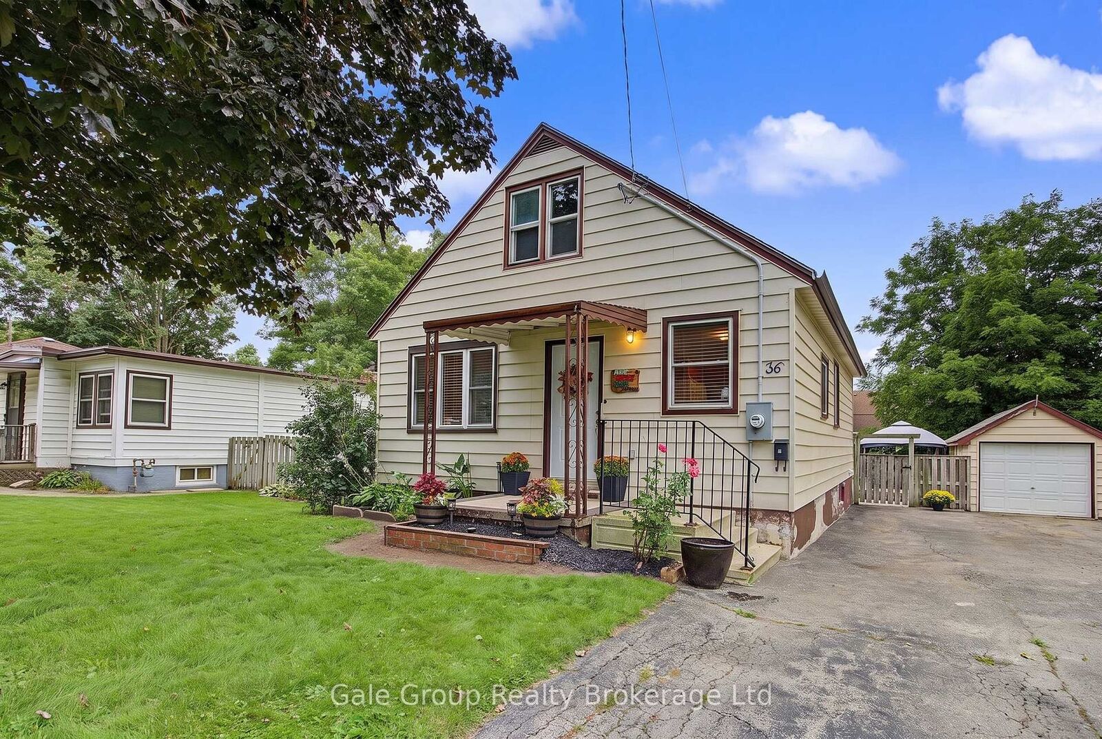Property Photo:  36 East Park Drive  ON N4S 3M8 