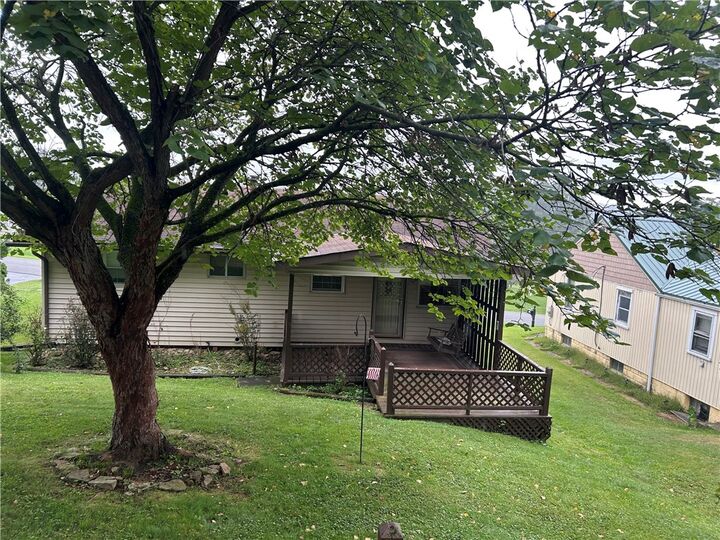Property Photo: 1707 2nd St PA 15425
