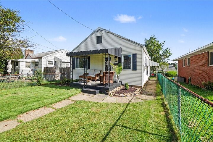 Property Photo:  2511 C  PA 15133 