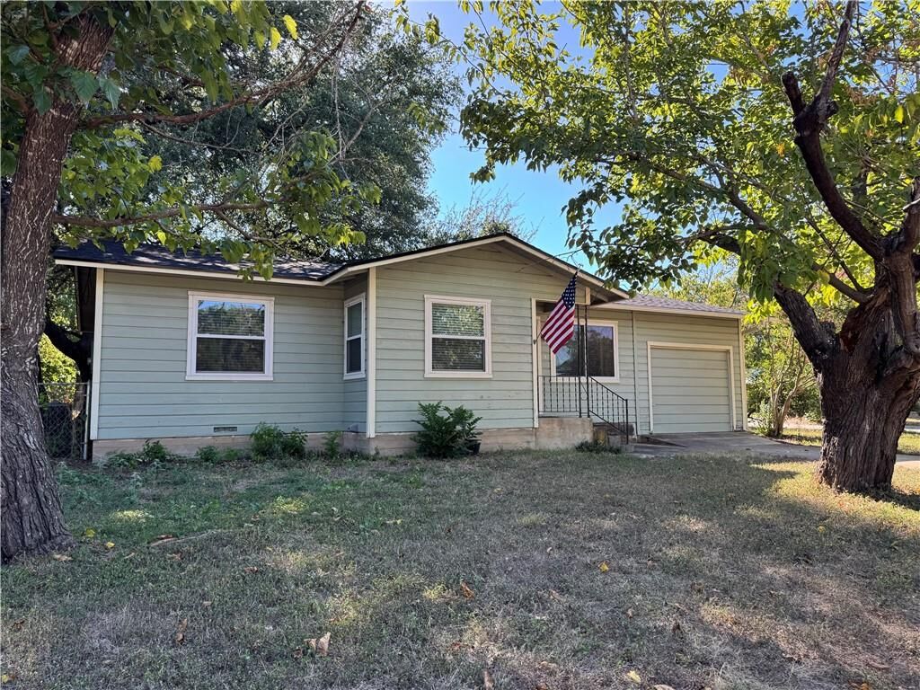 Property Photo: 22 Park Lane TX 76550