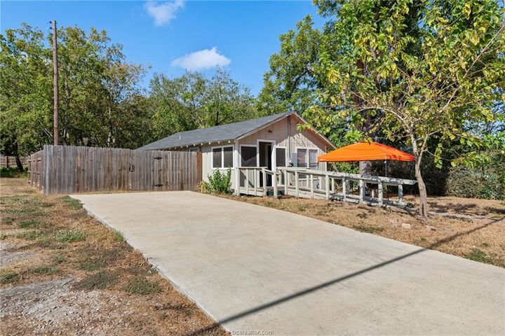 Property Photo:  1211 West 18th Street  TX 77803 