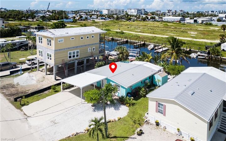 Property Photo:  847 Oak St  FL 33931 