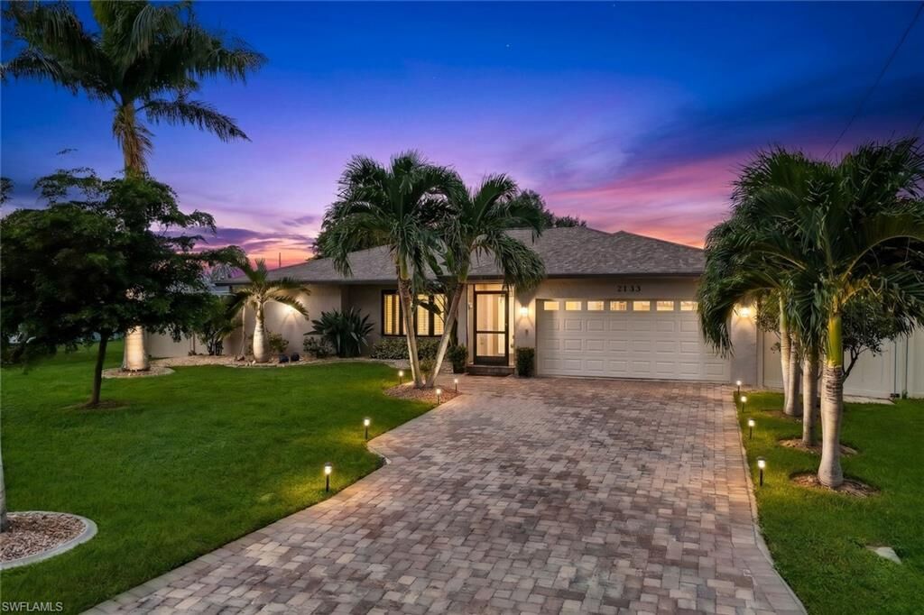 Property Photo: 2133 SW 40th Ter FL 33914