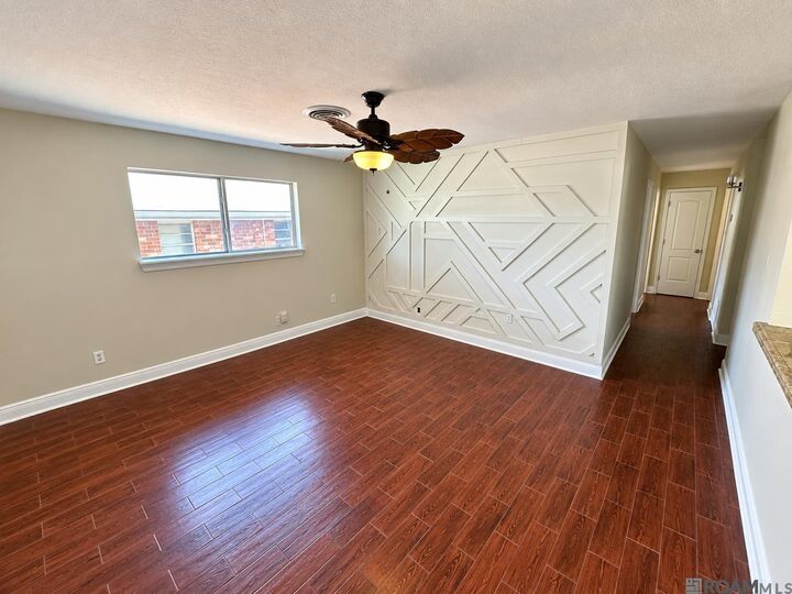Property Photo:  933 Trudeau Drive  LA 70003 