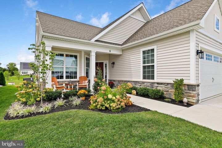 Property Photo:  6 Vinegold Drive  NJ 08062 