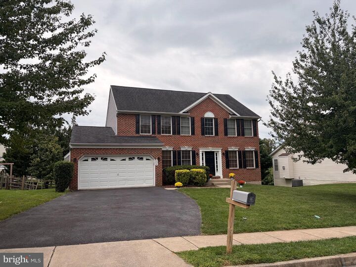 Property Photo:  404 Bridlewreath Way  MD 21771 