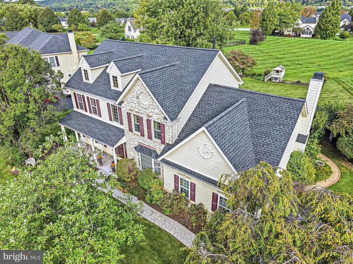 Property Photo:  8 Cameron Court  PA 19341 