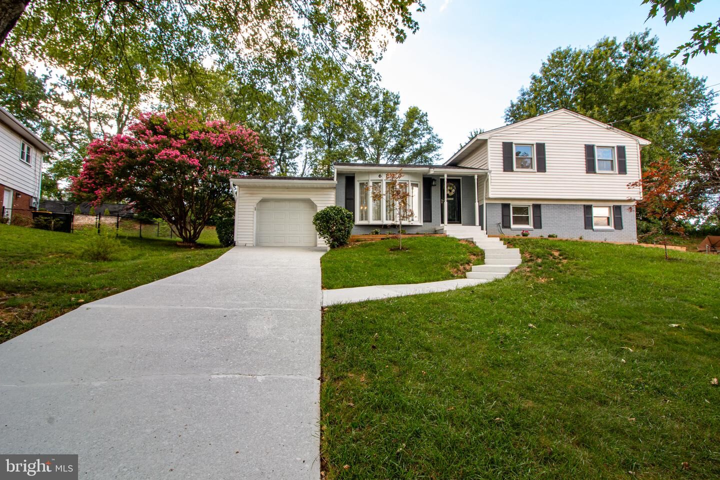 Property Photo: 6120 Squire Lane VA 22310