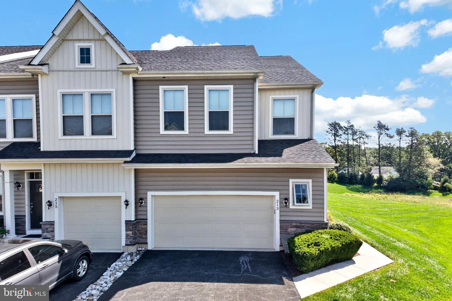 Property Photo: 213 Kestrel Court PA 19348