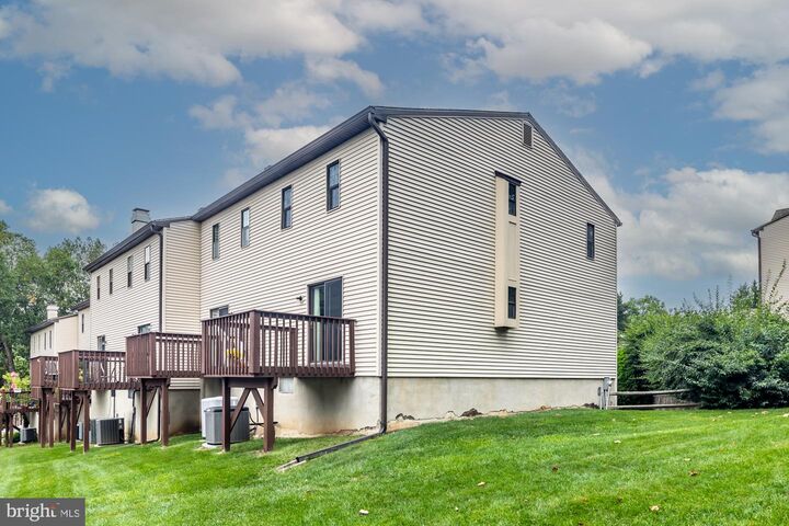 Property Photo:  2517 Pond View Drive 2517  PA 19382 